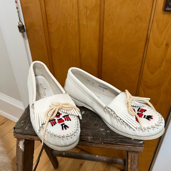 Minnetonka moccasins - Picture 2 of 4